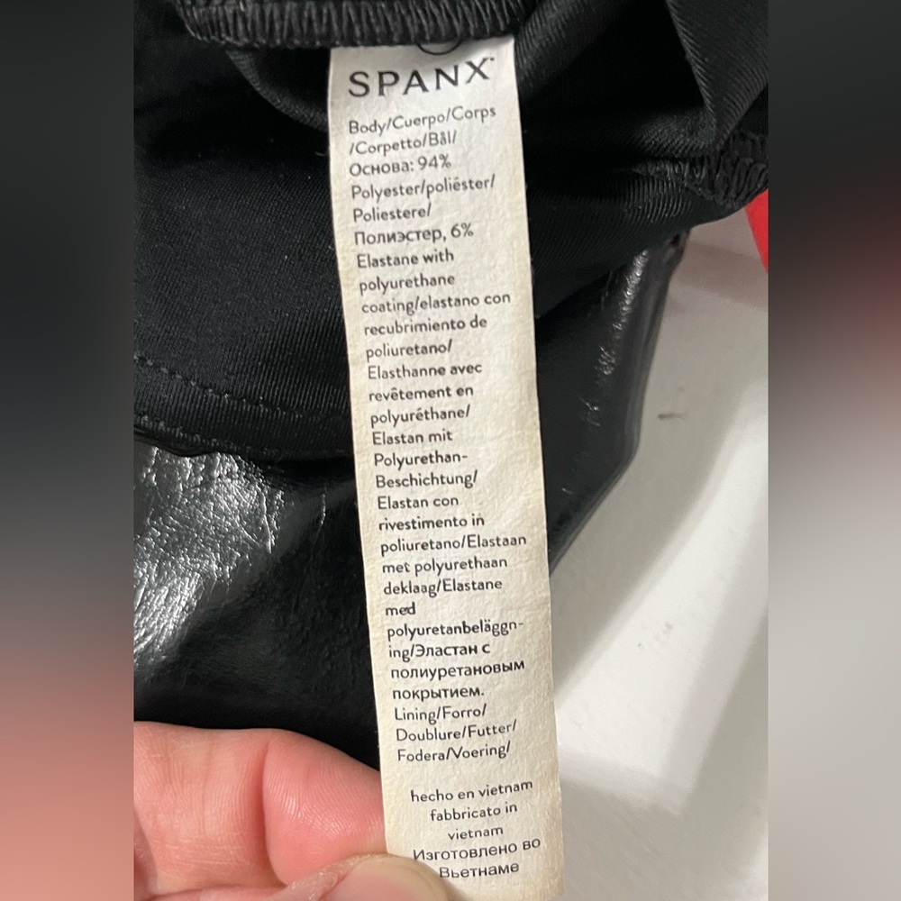 SPANX Women's Faux Patent Leather Shiny Leggings EUC XS Tall - Picture 7 of 11